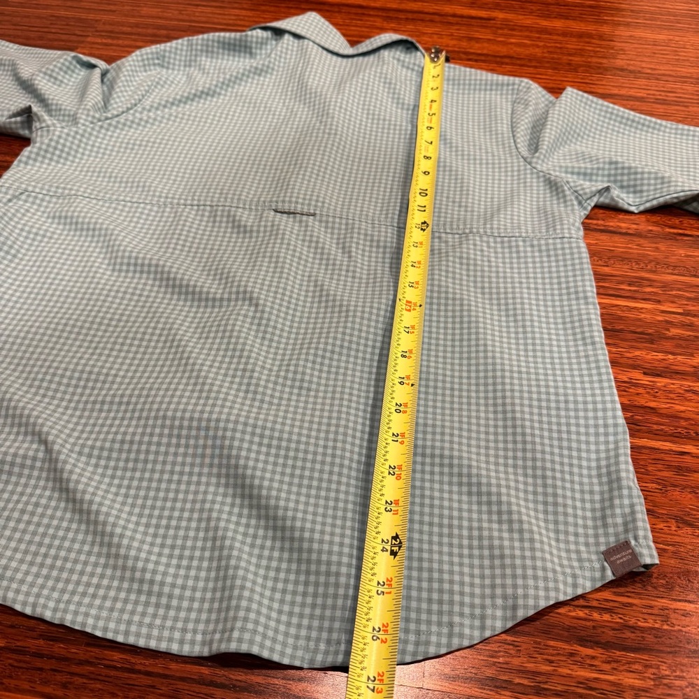 Title Nine Tuolumne Tech Shirt performance snap front size medium Gorpcore EUC - Picture 10 of 11